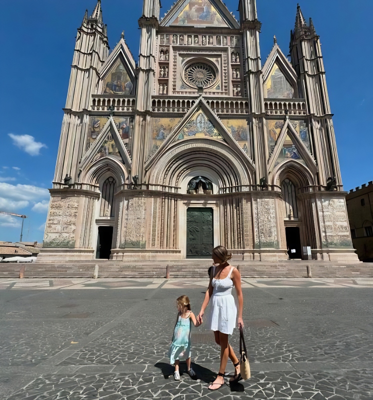 Italian Castle - @stassischroeder - Instagram
