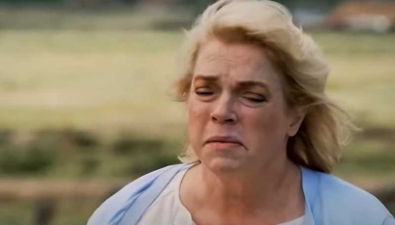 Janelle Brown Looks Stressed In The Trailer - TLC YouTube