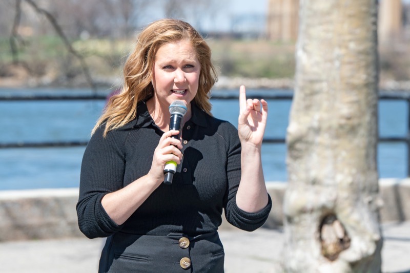 Amy Schumer Mocks Meghan Markle, Compares Her to Hilaria Baldwin