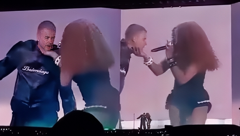 Justin and ZSA performed together - via E! News - YouTube