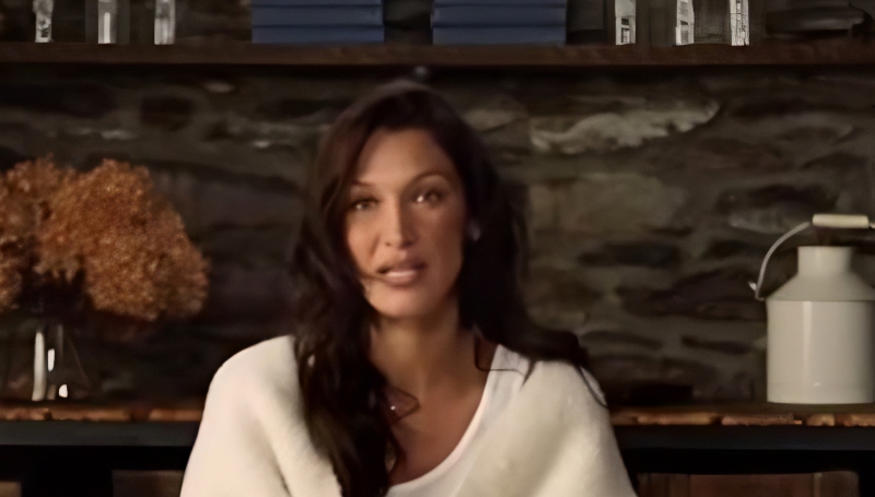 Bella Hadid - Vogue - YouTube