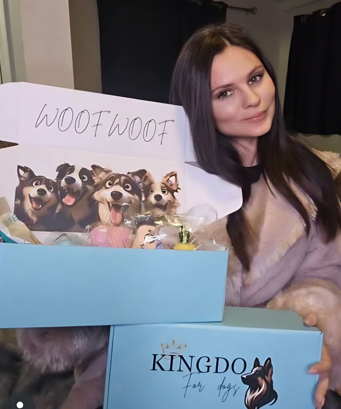 Julia's box business - Instagram