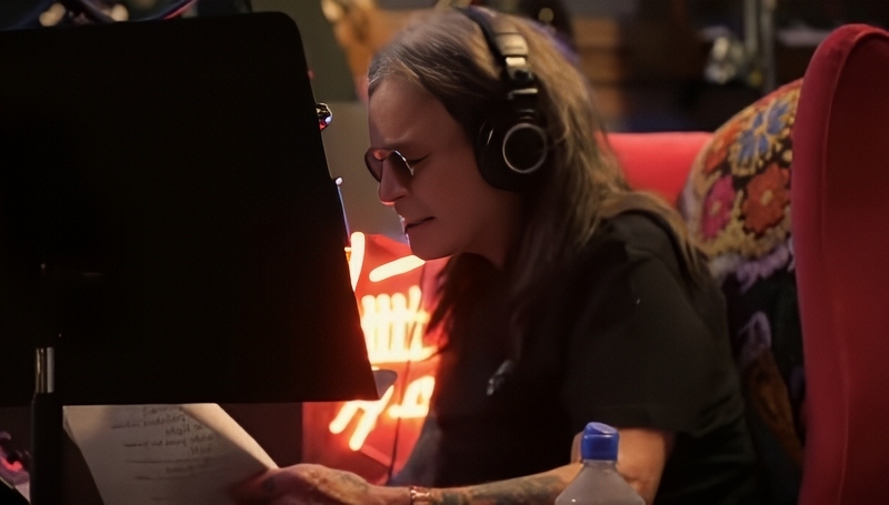 Ozzy still made music after injury - Paramount - YouTube