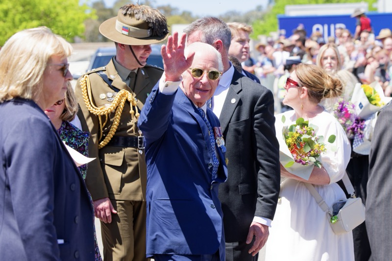 King Charles Is Choosing Prince Harry Over Prince William