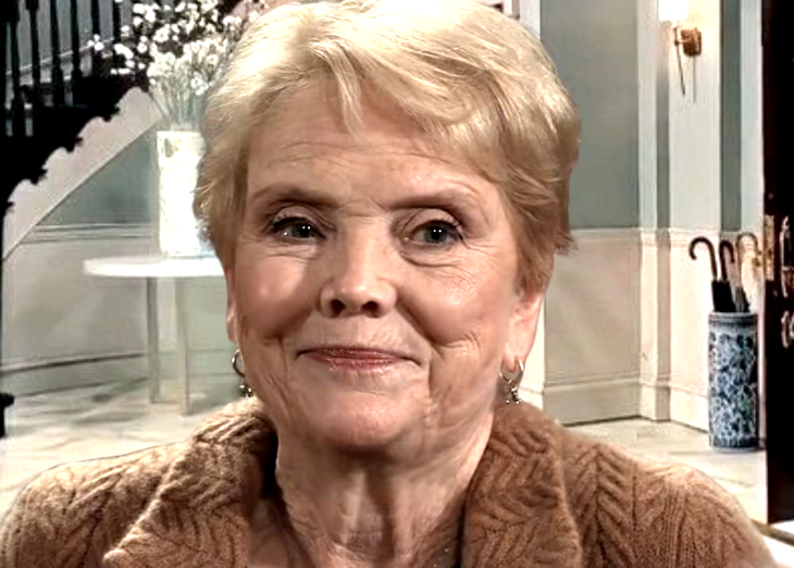 Veronica “Ronnie” Bard (Erika Slezak)