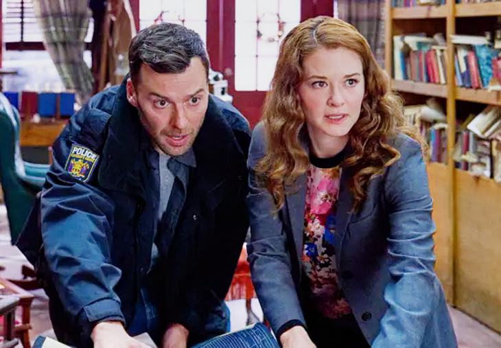 Hallmark Channel Spoilers: What To Expect In Season 2 Of ‘Mistletoe Murders’ Starring Sarah Drew