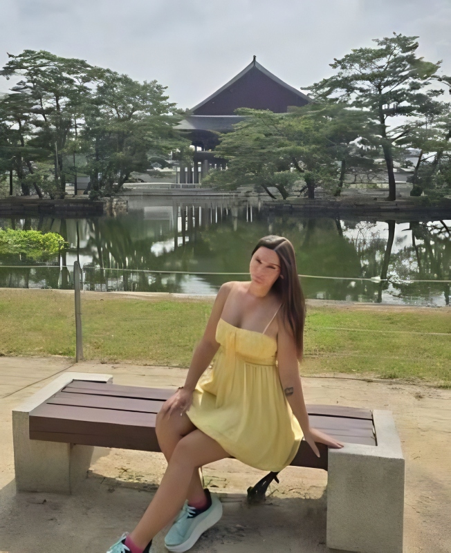 Julia confuses fans - not looking pregnant - Instagram