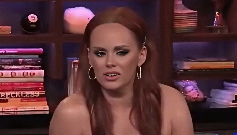 Southern Star alum Kathryn Dennis - WWHL - YouTube