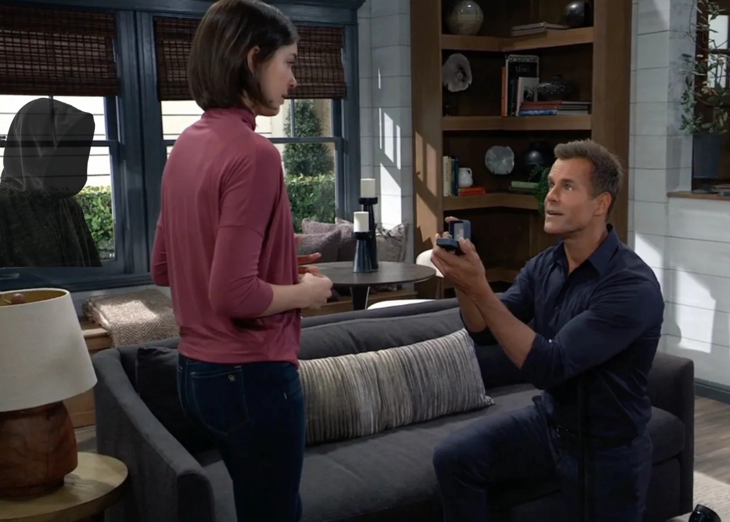 General Hosptial: Willow Tait (Katelyn MacMullen) and Drew Cain (Cameron Mathison)