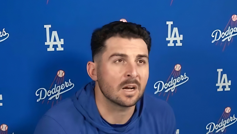 Los Angeles Dodgers Pitcher Alex Vesia - YouTube