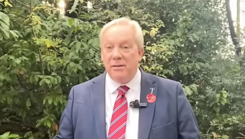 Neil Disses Meghan's New Movie - Daily News Headlines - YouTube