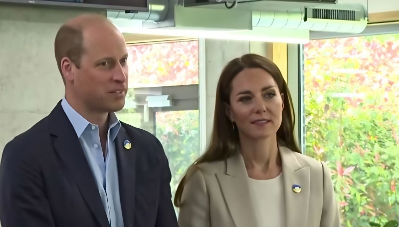 The Prince and Princess of Wales - Royalty TV - YouTube
