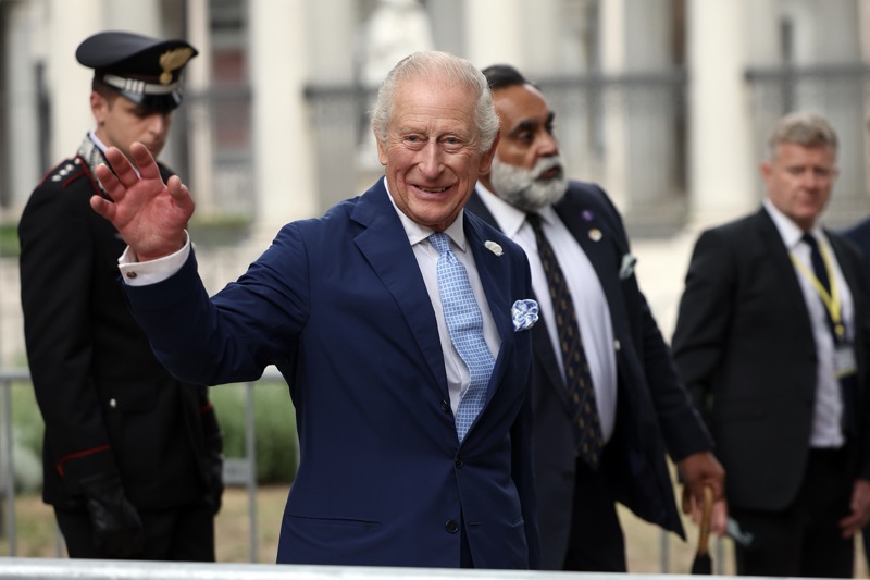 King Charles Is Giving Prince Harry ‘Special Treatment’ So He Can Come Back