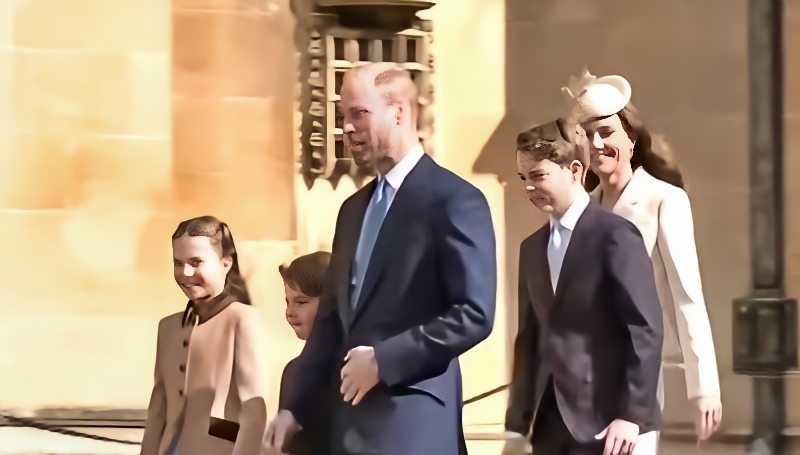 William, Charlotte, George, Louis and Catherine walked to the church - TRF Channel - YouTube