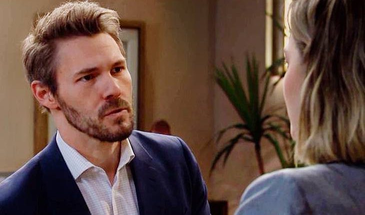 Liam Spencer (Scott Clifton)