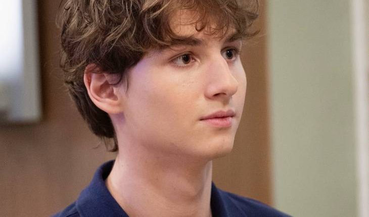 Rocco Falconeri (Finn Carr)