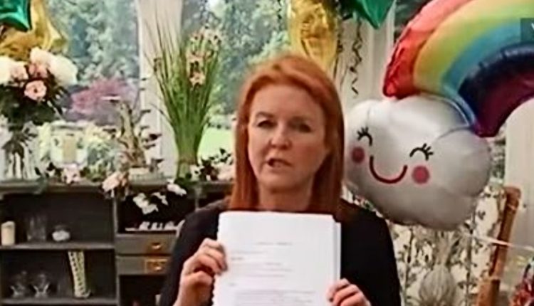 Sarah keeps very quiet – via The List YouTube
