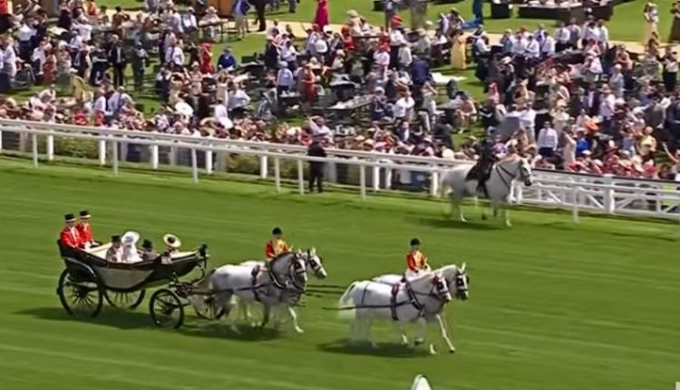 A lovely day at the races – The Royal Family Channel- YouTube