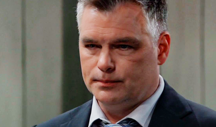 Ezra Boyle (Daniel Cosgrove)