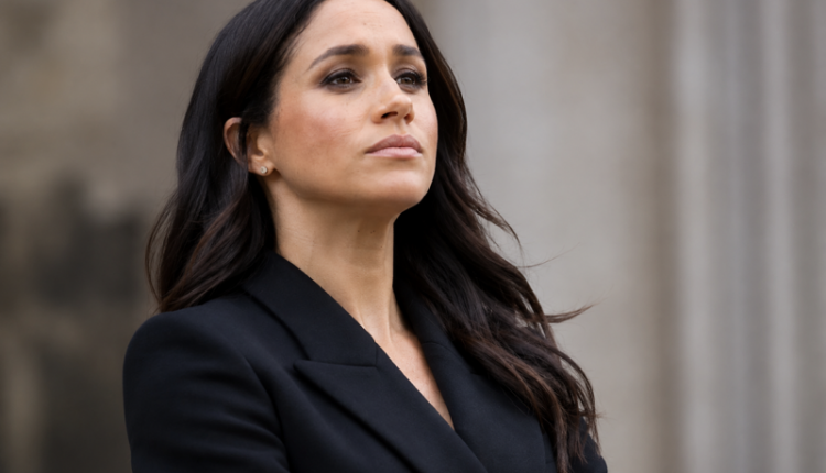 Meghan markle stands Up (1)