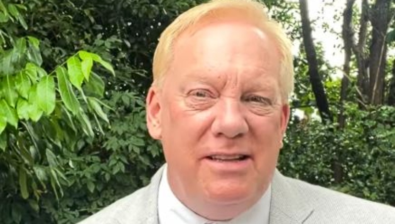 Neil offers his opinions on the court case - Daily News Headlines - YouTube