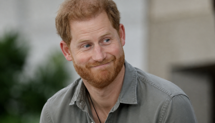 Prince-Harry-shy (1)