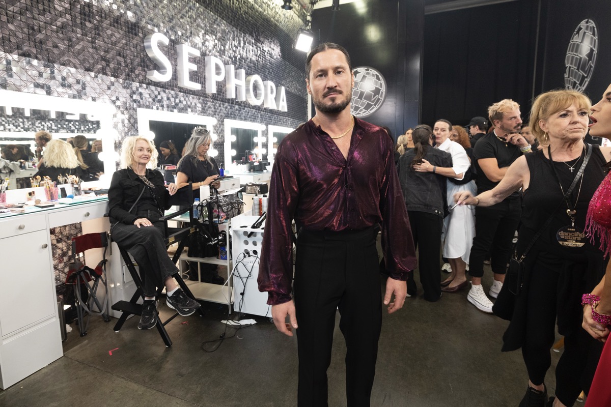 Dancing With the Stars Val Chmerkovskiy Deletes Controversial Social Media Comment After Backlash From Fans